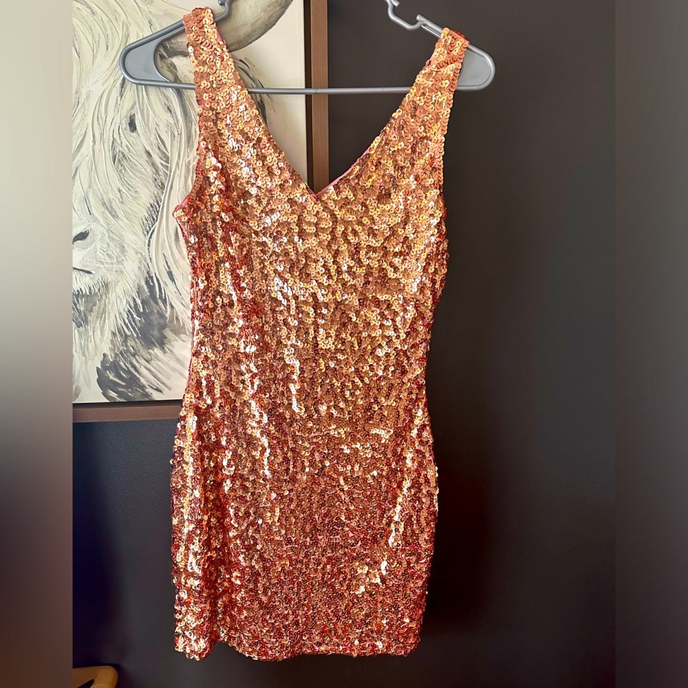 Peach sequin cocktail dress. Size women’s small. Worn one for 3 hours.